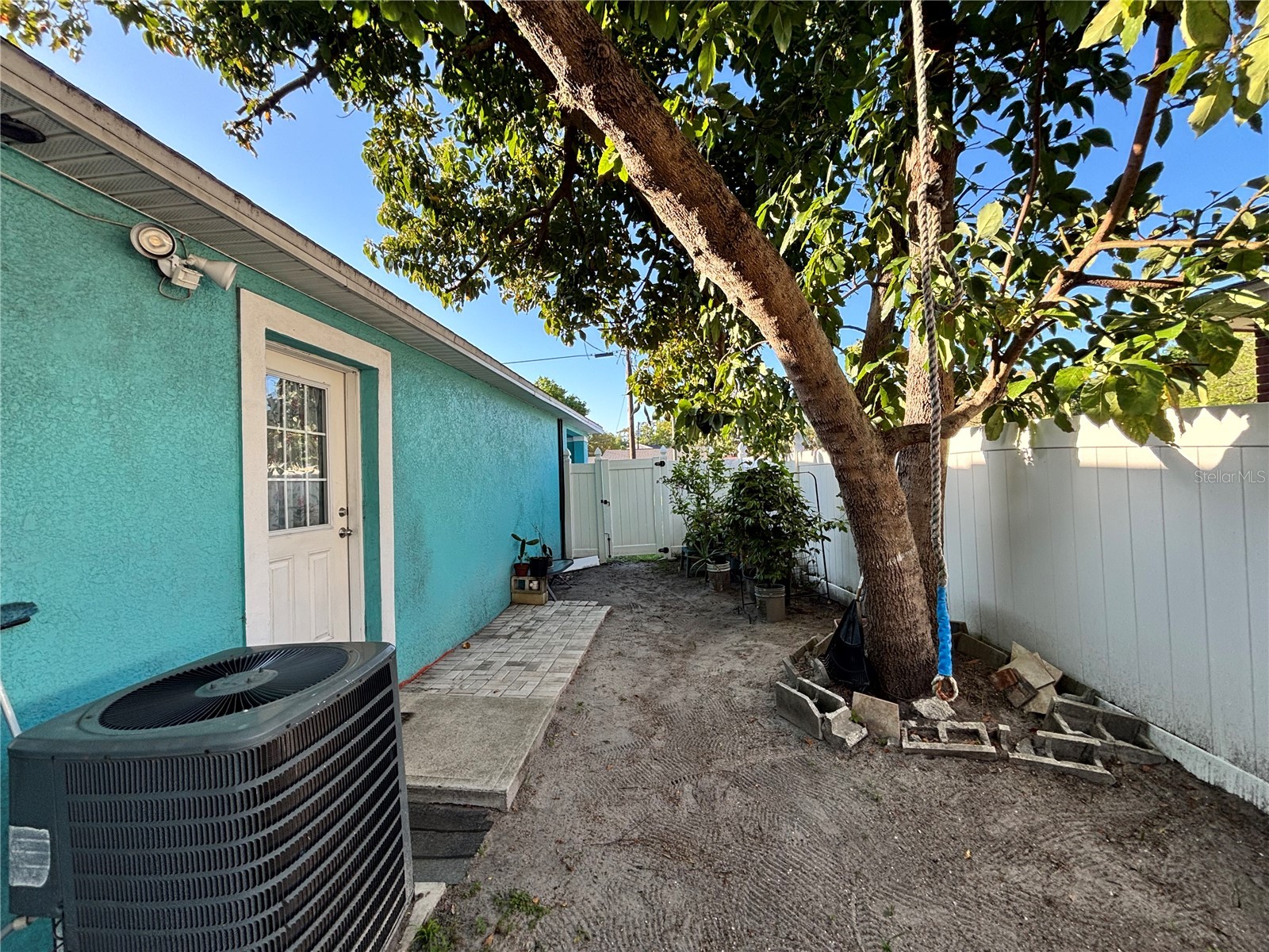 2715 Bel Aire Circle Tampa FL 33614 TB8486951 image24