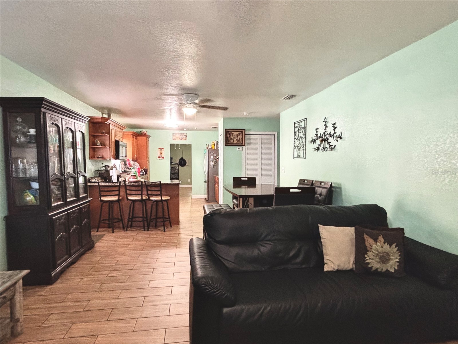 2715 Bel Aire Circle Tampa FL 33614 TB8486951 image5