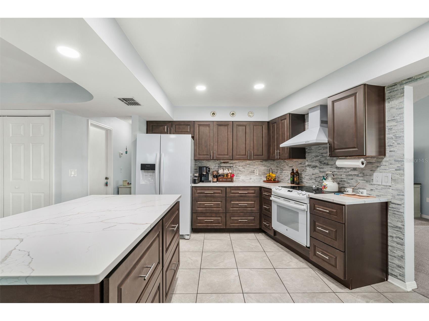 2715 Berryknoll Place Valrico FL 33596 TB8478072 image18
