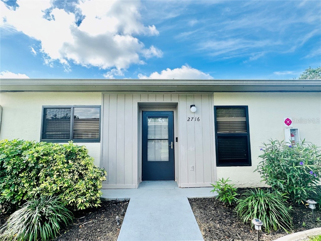 2716 60th Avenue Drive W #B Bradenton FL 34207 W7853695 image1