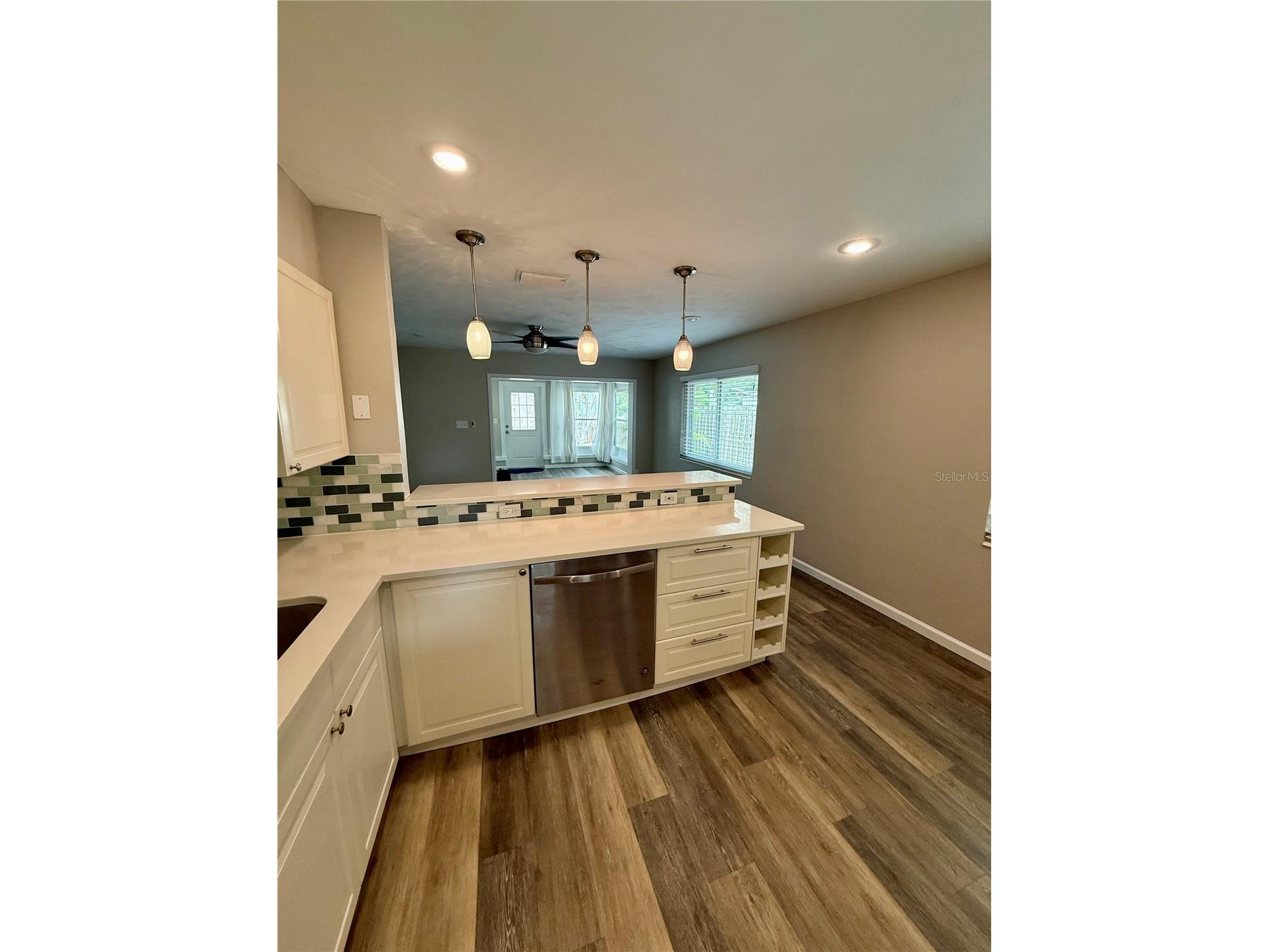 2716 Blossom Drive Sarasota FL 34239 A4699265 image2