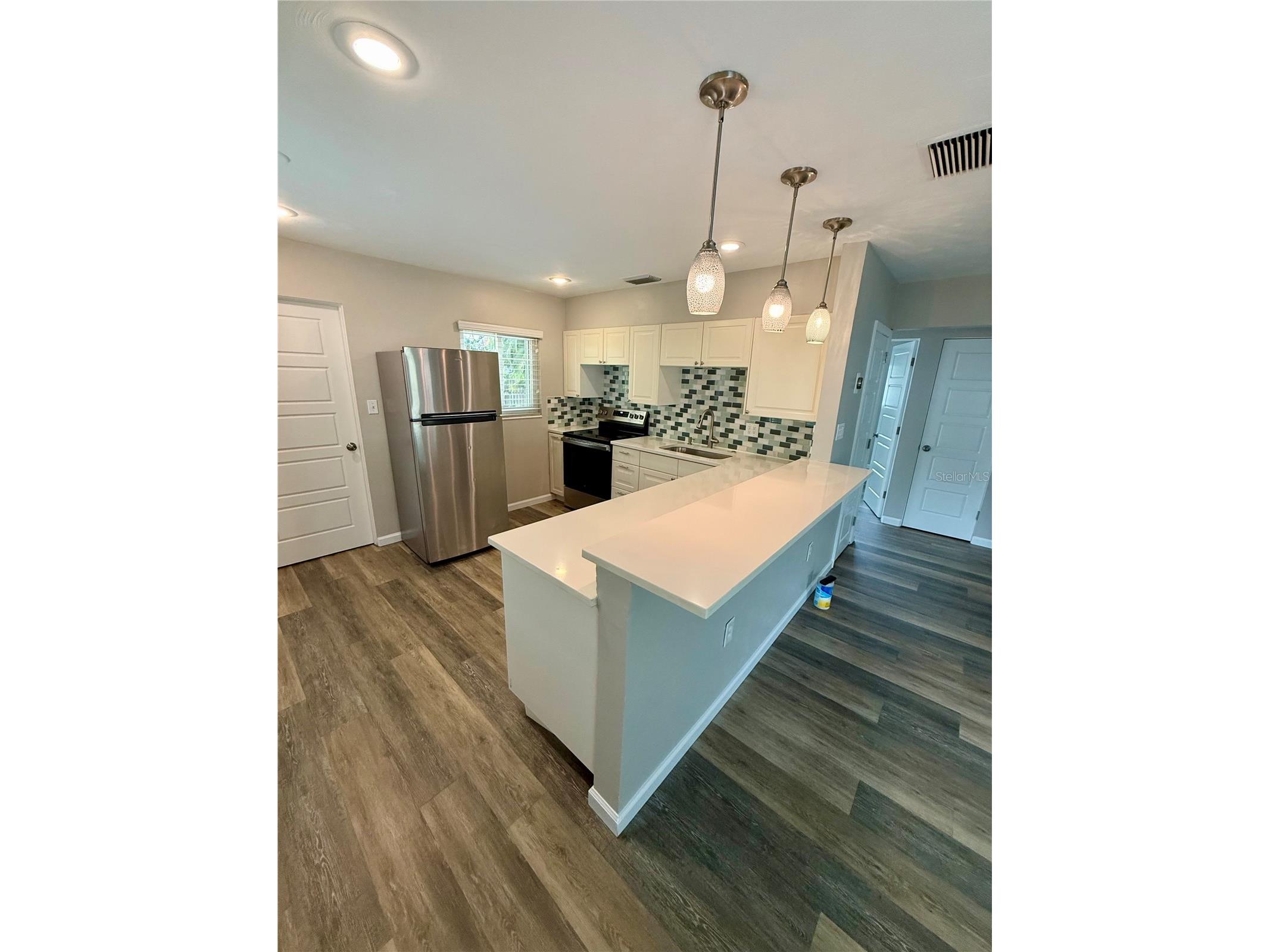 2716 Blossom Drive Sarasota FL 34239 A4699265 image4