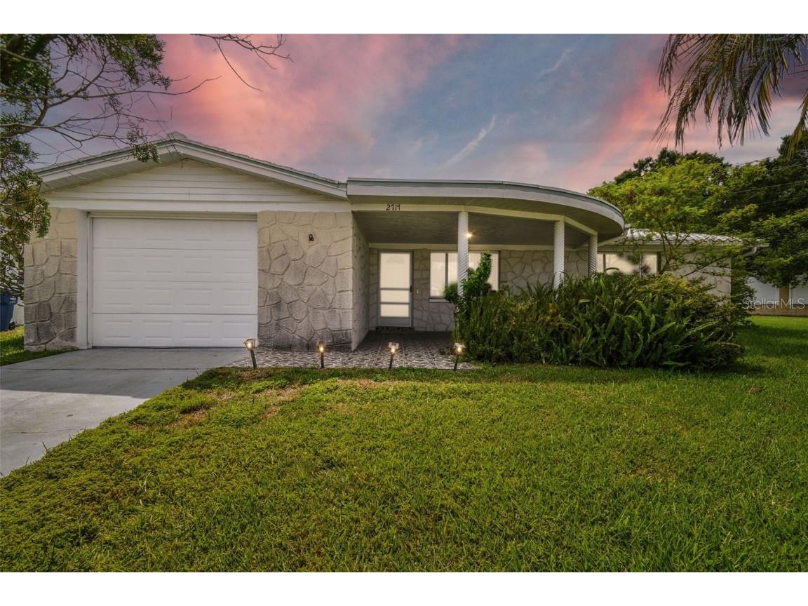 2717 Flint Isle Place Holiday FL 34691 U8205153 image1