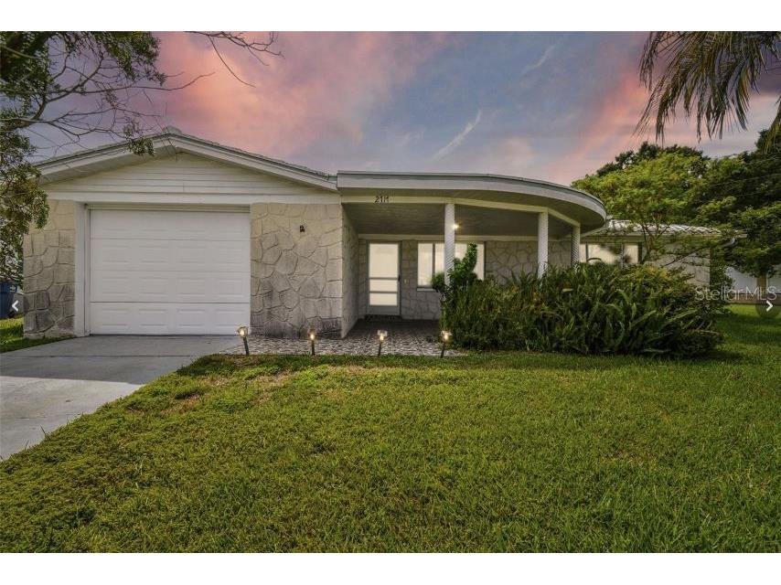 2717 Flint Isle Place Holiday FL 34691 W7858752 image1