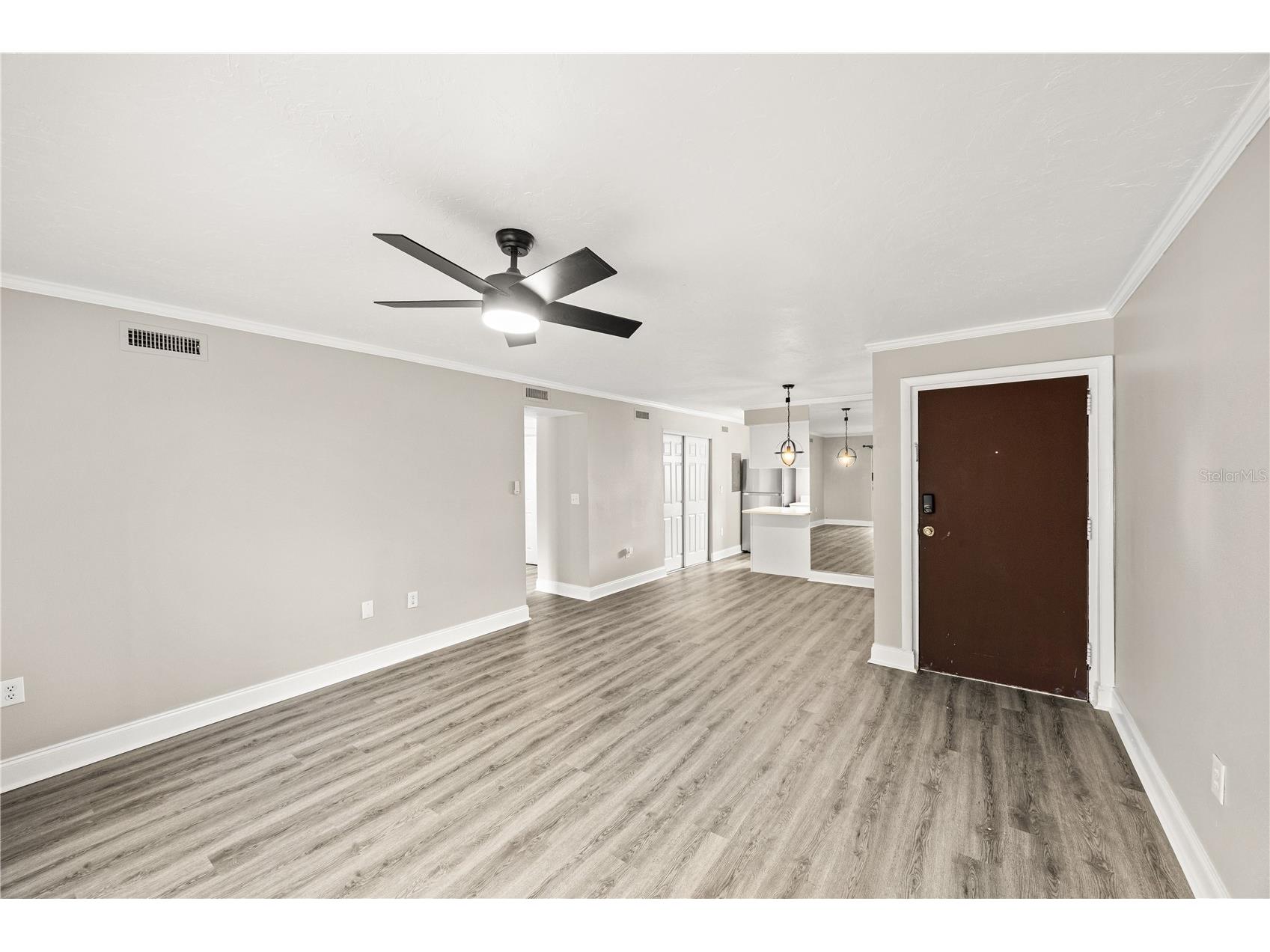 2717 Hidden Lake Boulevard #B Sarasota FL 34237 A4692533 image2