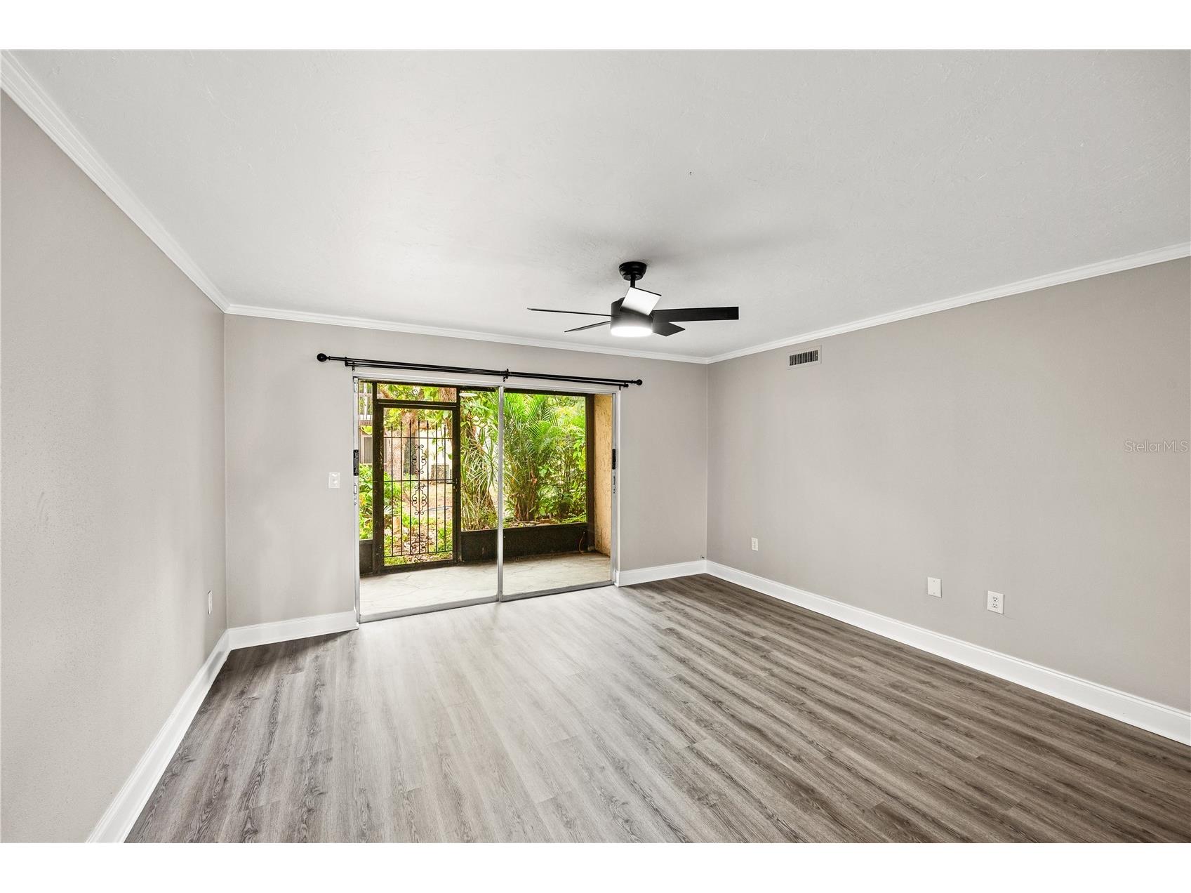 2717 Hidden Lake Boulevard #B Sarasota FL 34237 A4692533 image4