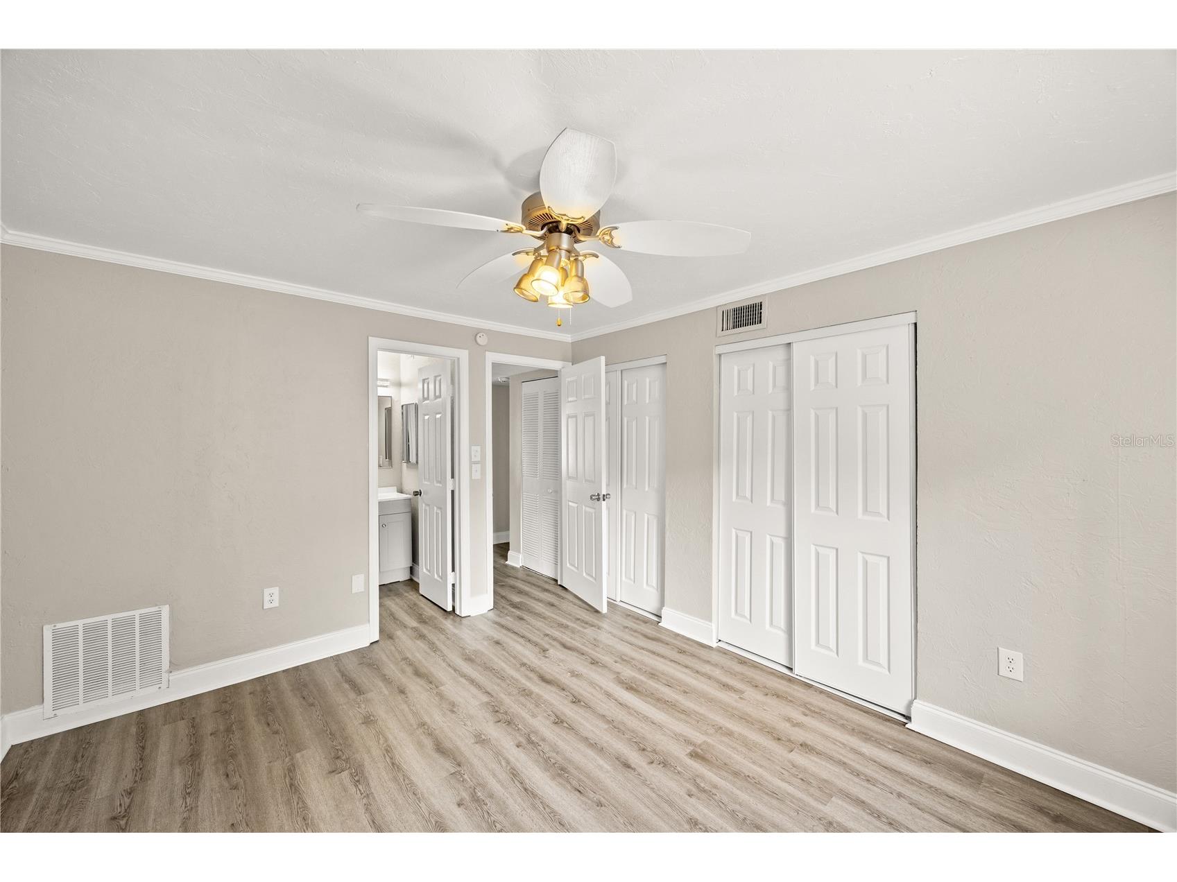2717 Hidden Lake Boulevard #B Sarasota FL 34237 A4692533 image8