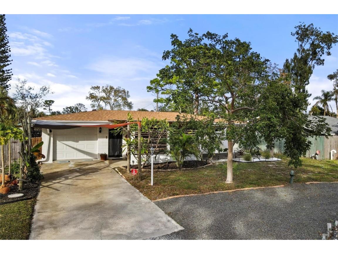2717 Parma Street Sarasota FL 34231 A4592276 image1