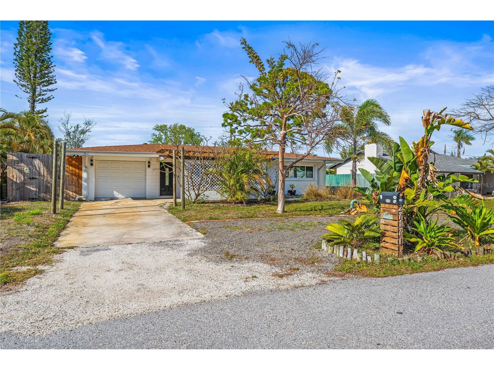 2717 Parma Street Sarasota FL 34231 A4688671 image1