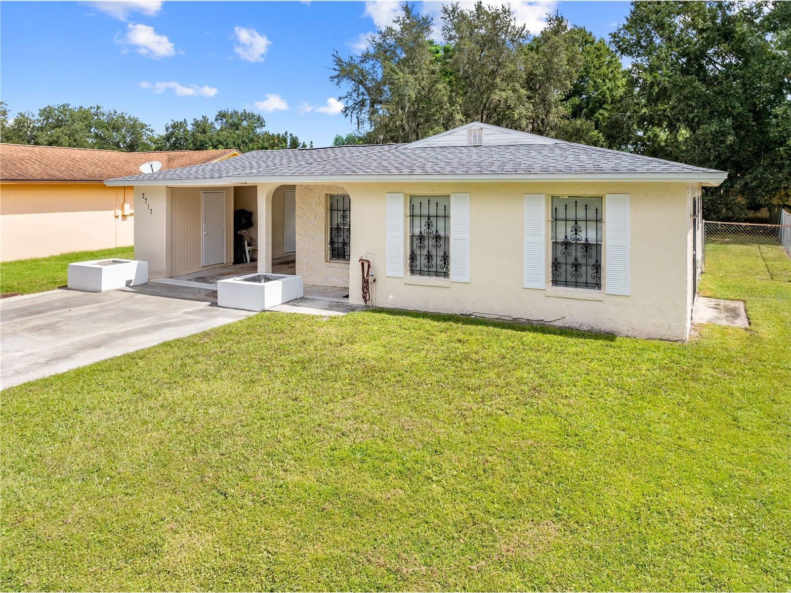 2717 Santana Avenue Orlando FL 32811 O6345530 image2