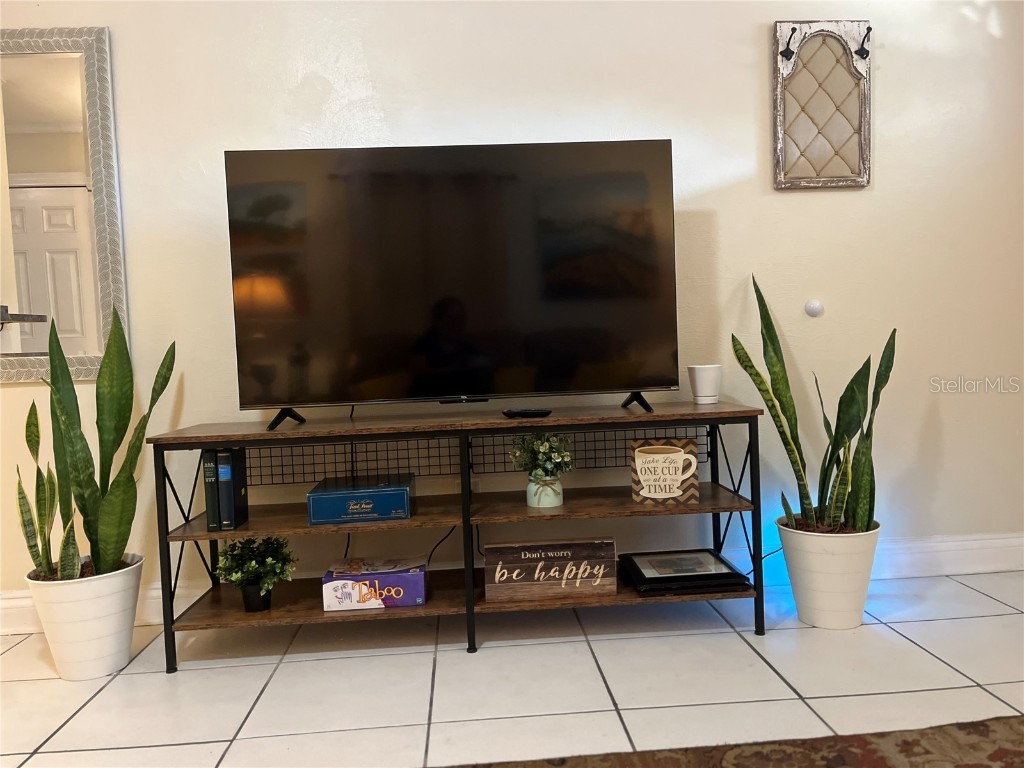 2717 W State Street Tampa FL 33609 TB8386697 image58