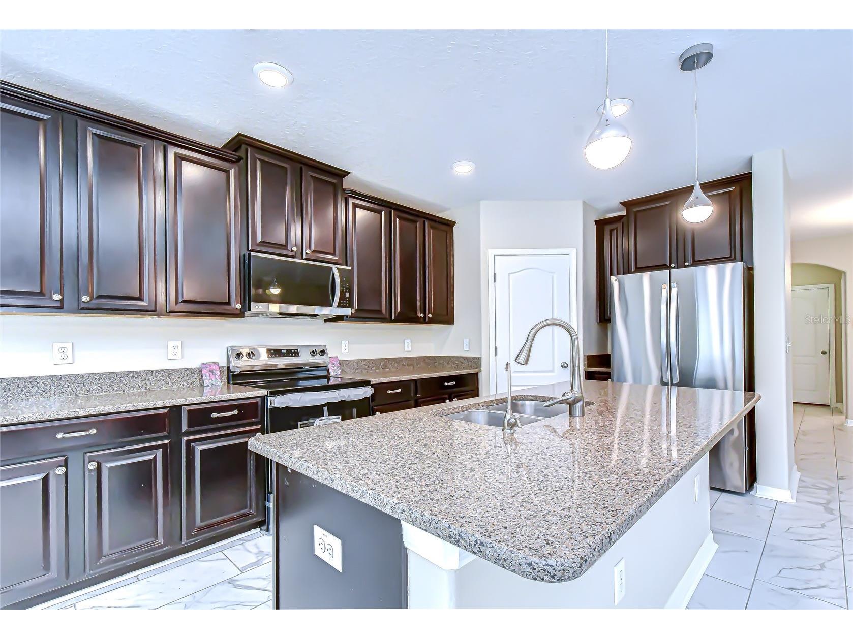 2718 Garden Falls Drive Brandon FL 33511 TB8456007 image8