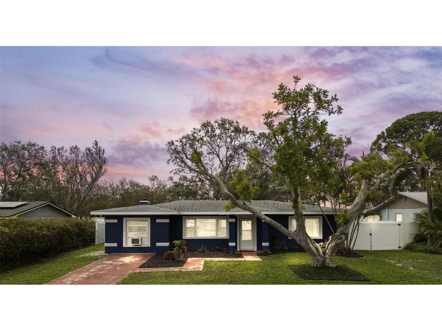 2719 40th Avenue W Bradenton FL 34205 W7873152 image1