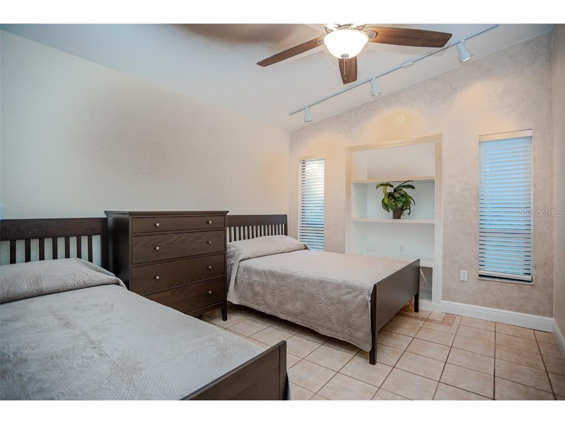 2719 Forest Knoll Drive Sarasota FL 34232 C7517682 image16