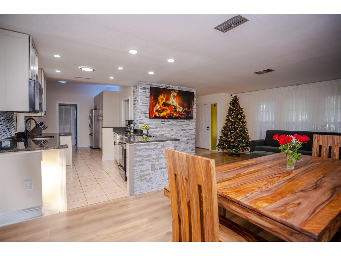 2719 Forest Knoll Drive Sarasota FL 34232 C7517682 image5