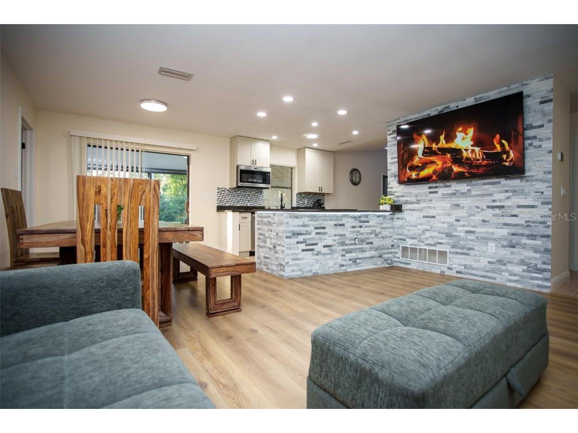 2719 Forest Knoll Drive Sarasota FL 34232 C7517682 image6