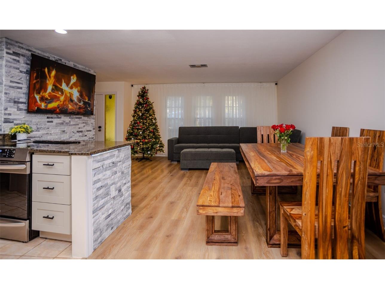 2719 Forest Knoll Drive Sarasota FL 34232 C7517682 image9