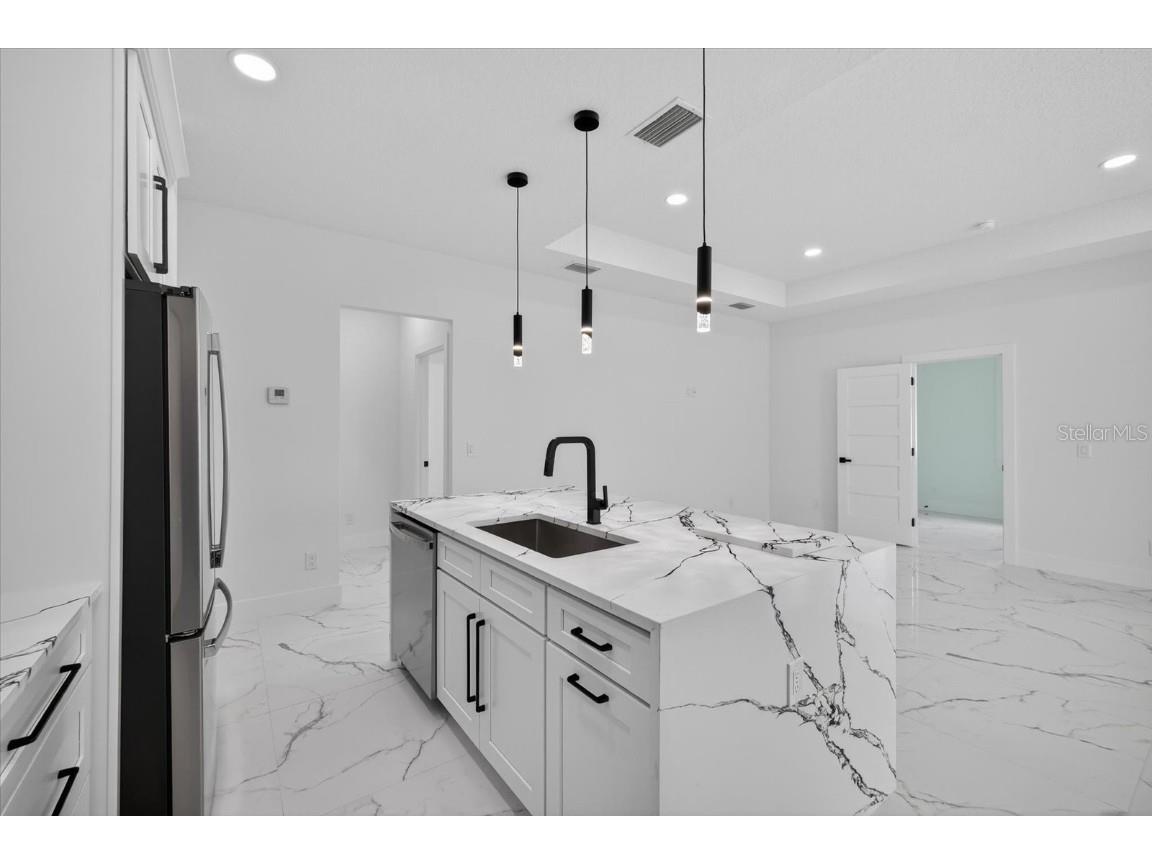 2719 W Saint John Street Tampa FL 33607 TB8424963 image13