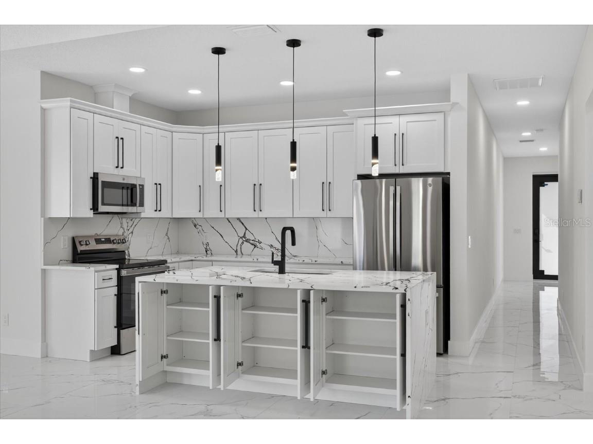 2719 W Saint John Street Tampa FL 33607 TB8424963 image16