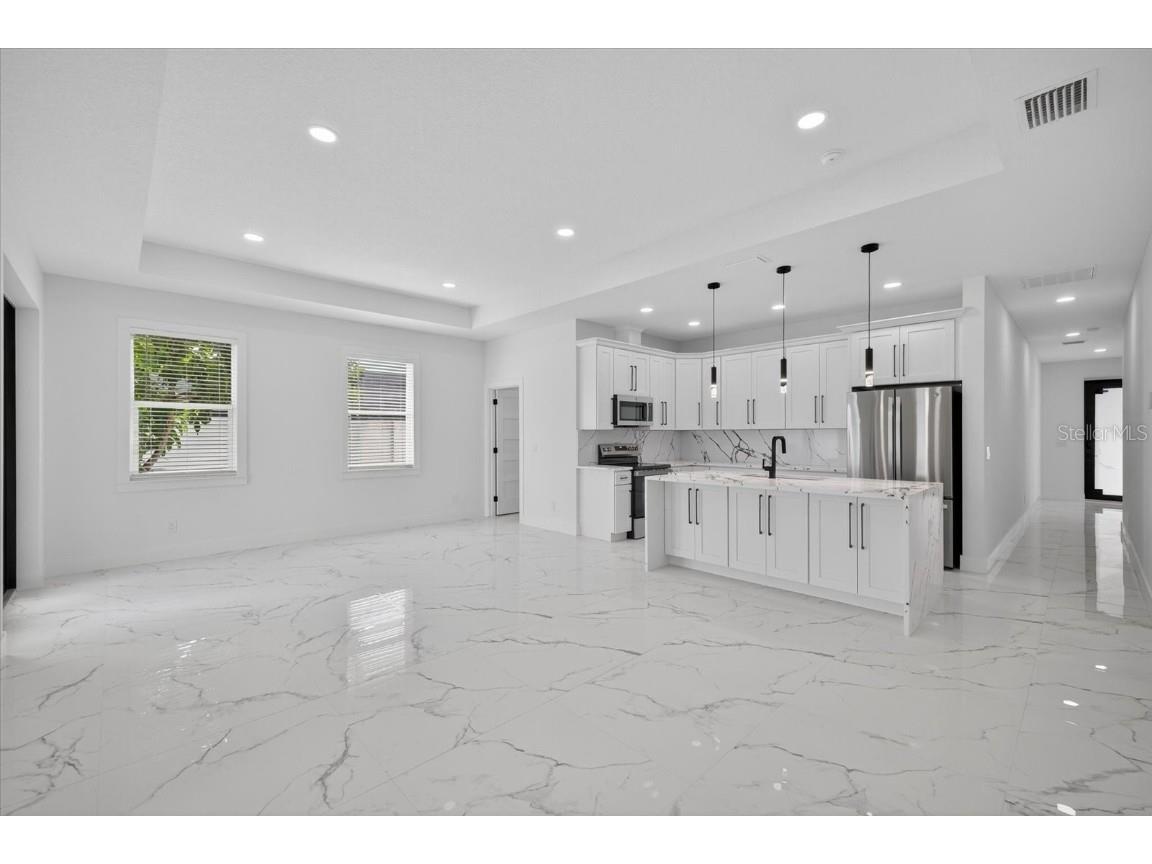 2719 W Saint John Street Tampa FL 33607 TB8424963 image18