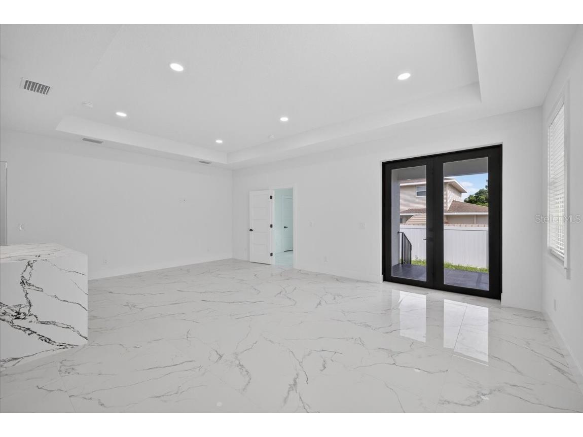 2719 W Saint John Street Tampa FL 33607 TB8424963 image23