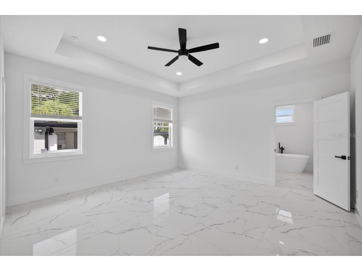 2719 W Saint John Street Tampa FL 33607 TB8424963 image28