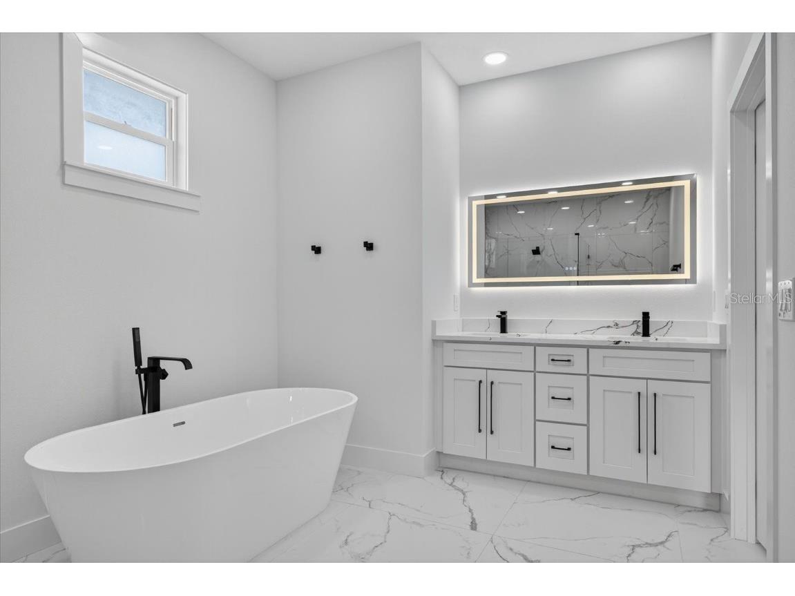 2719 W Saint John Street Tampa FL 33607 TB8424963 image37