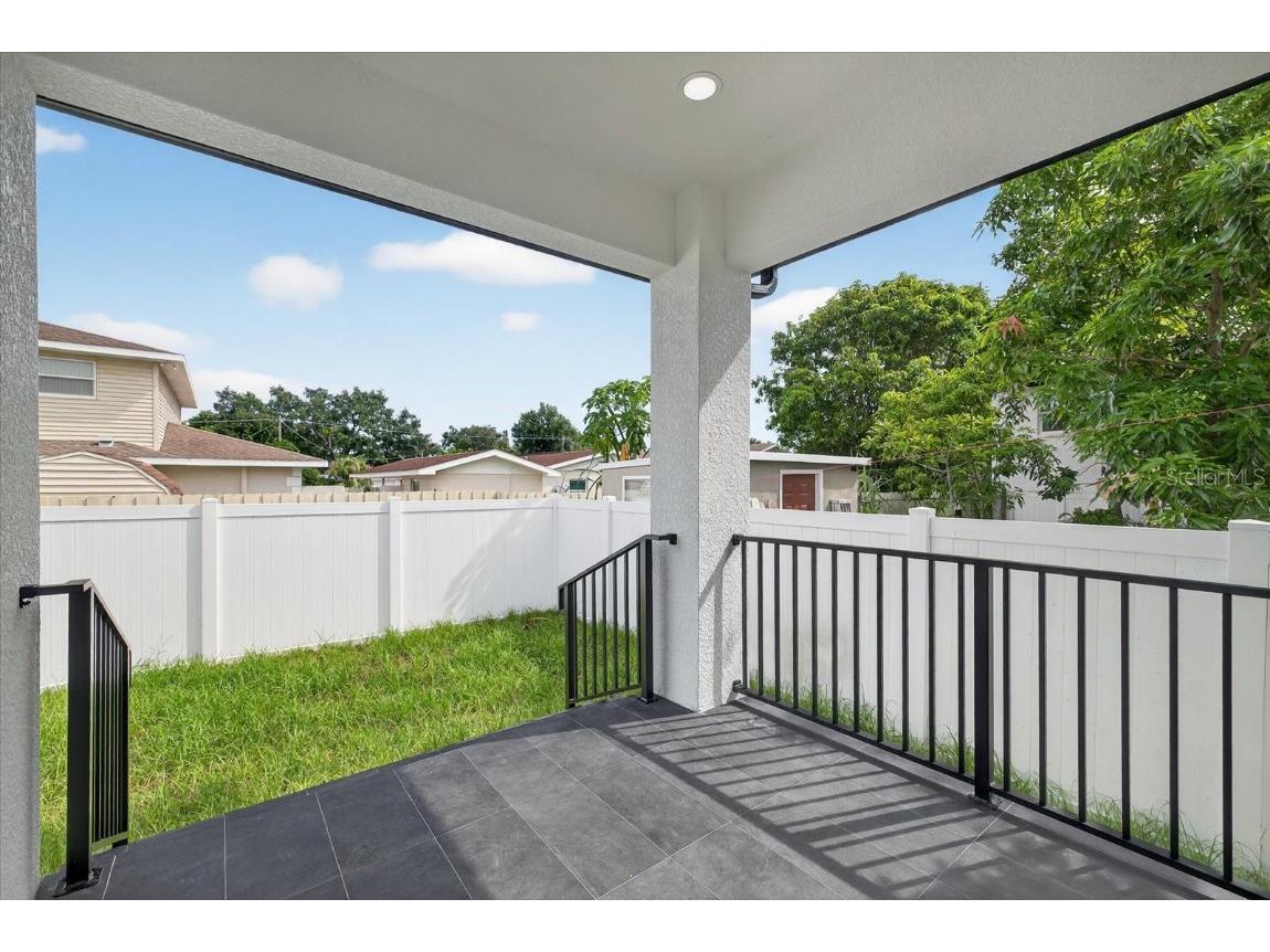 2719 W Saint John Street Tampa FL 33607 TB8424963 image41