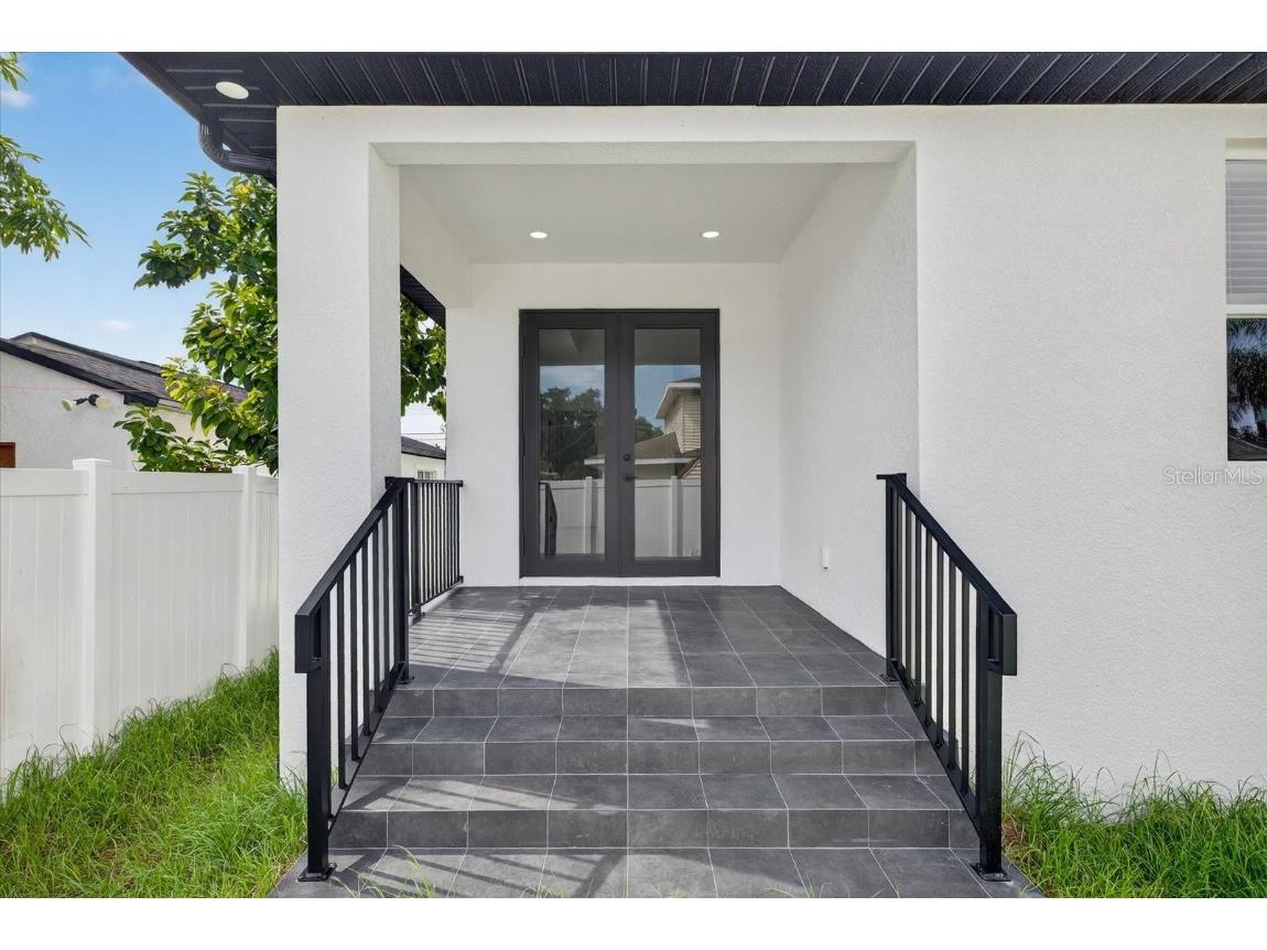 2719 W Saint John Street Tampa FL 33607 TB8424963 image43