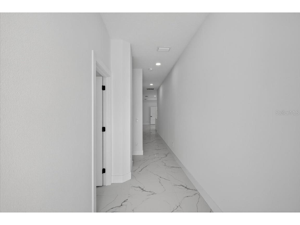 2719 W Saint John Street Tampa FL 33607 TB8424963 image8