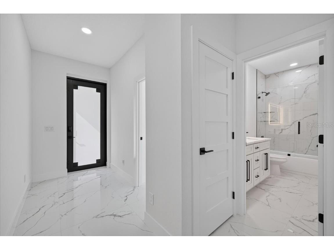 2719 W Saint John Street Tampa FL 33607 TB8424963 image9