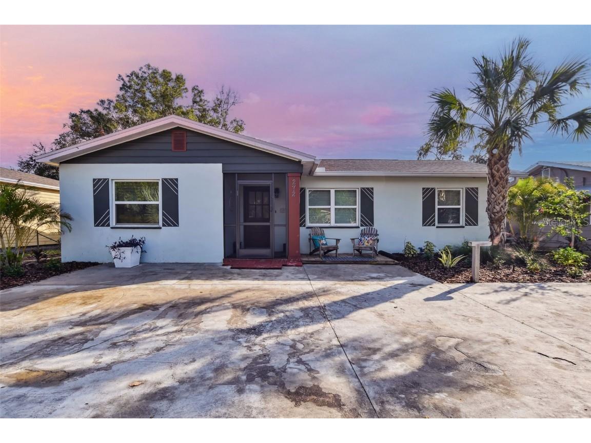 272 40th Avenue NE Saint Petersburg FL 33703 U8221684 image1