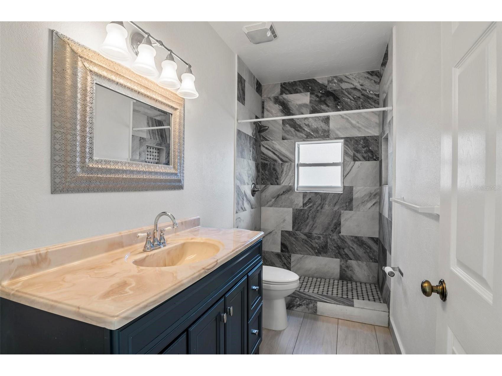 272 Malvern Drive Venice FL 34293 A4696858 image24