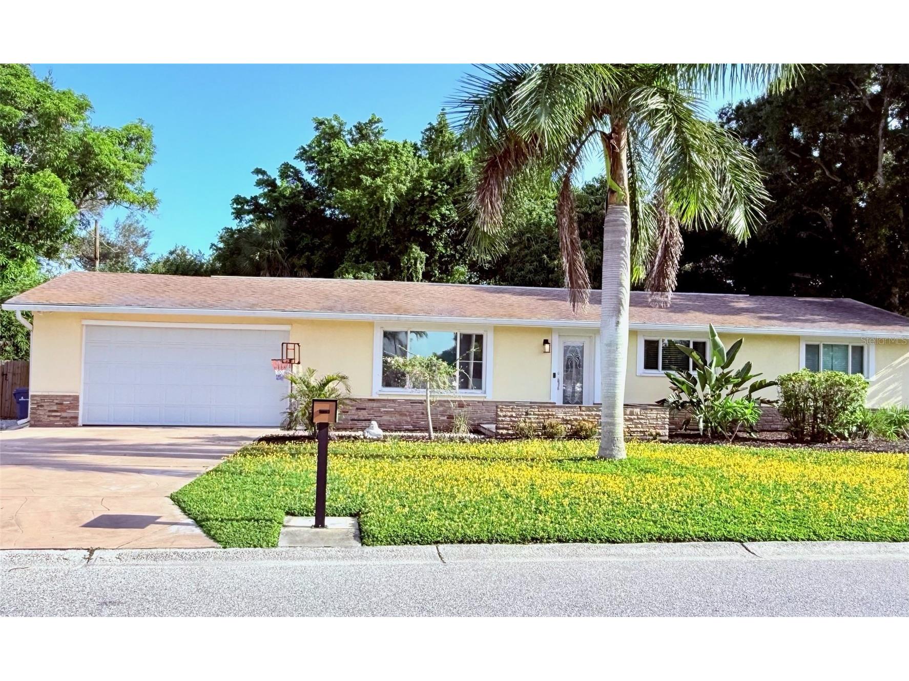 2720 Goldenrod Street Sarasota FL 34239 TB8531873 image1