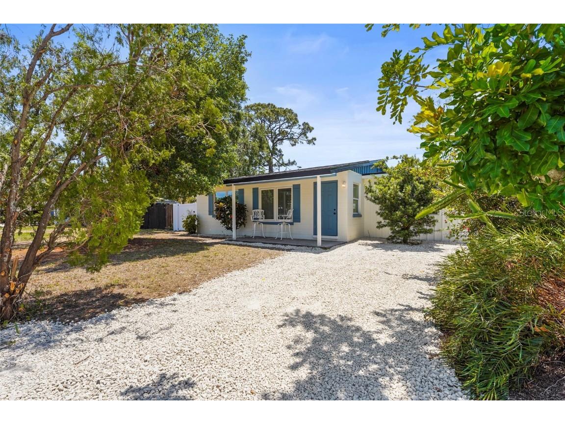 2720 Trinidad Street Sarasota FL 34231 A4650204 image1