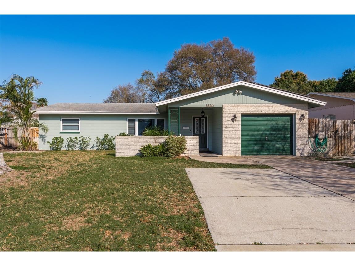 2721 49th Street N Saint Petersburg FL 33710 U8231620 image1