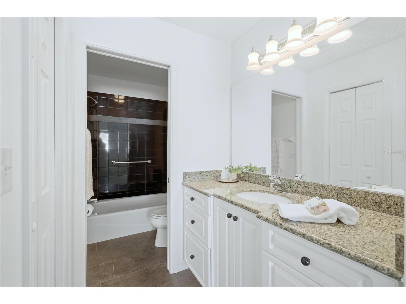 2721 60th Avenue Drive W #B Bradenton FL 34207 A4685008 image19