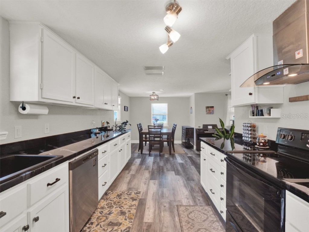 2721 Evergreen Drive Edgewater FL 32141 O6351581 image8