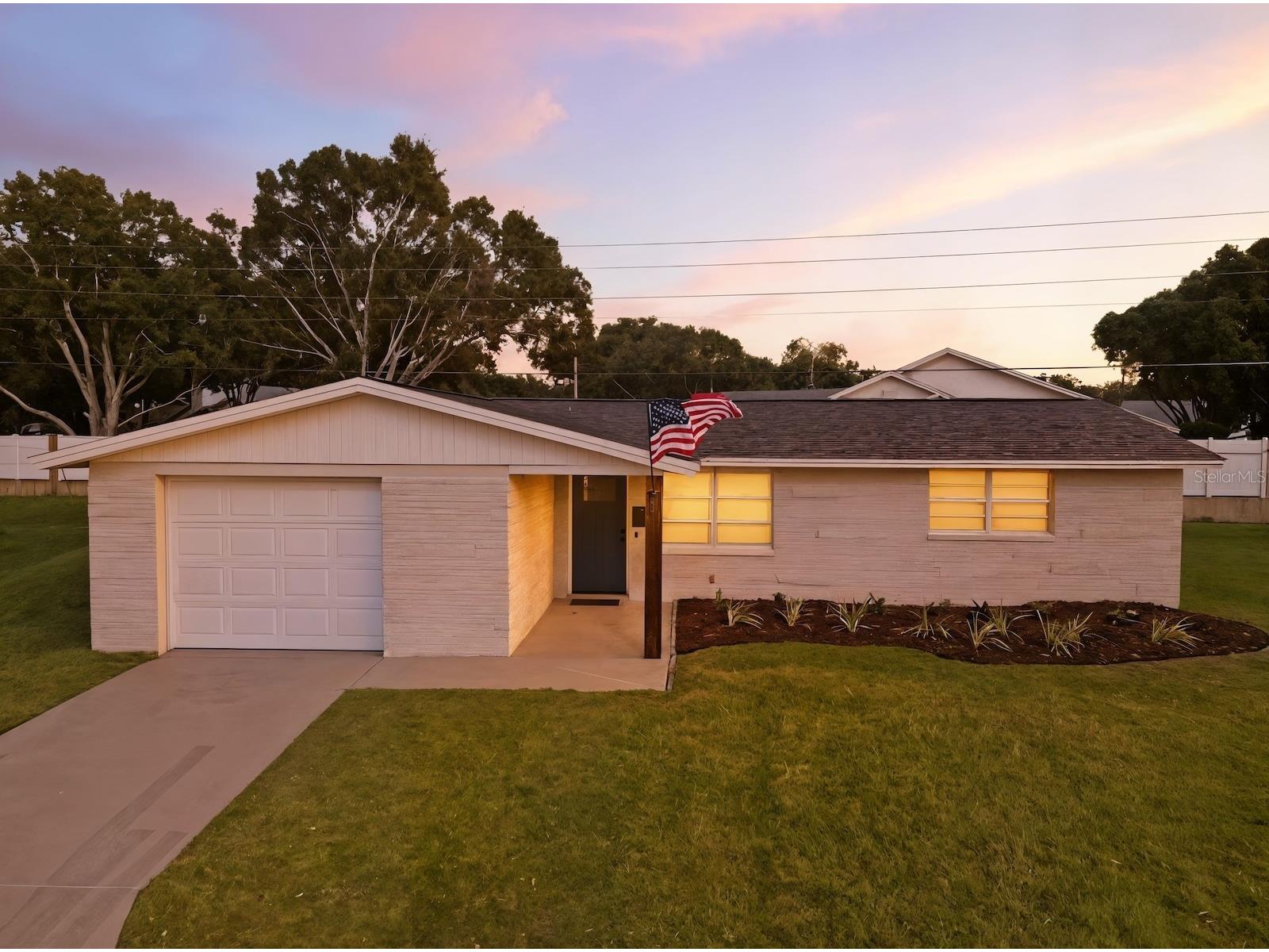 2721 Flint Isle Place Holiday FL 34691 W7881149 image1