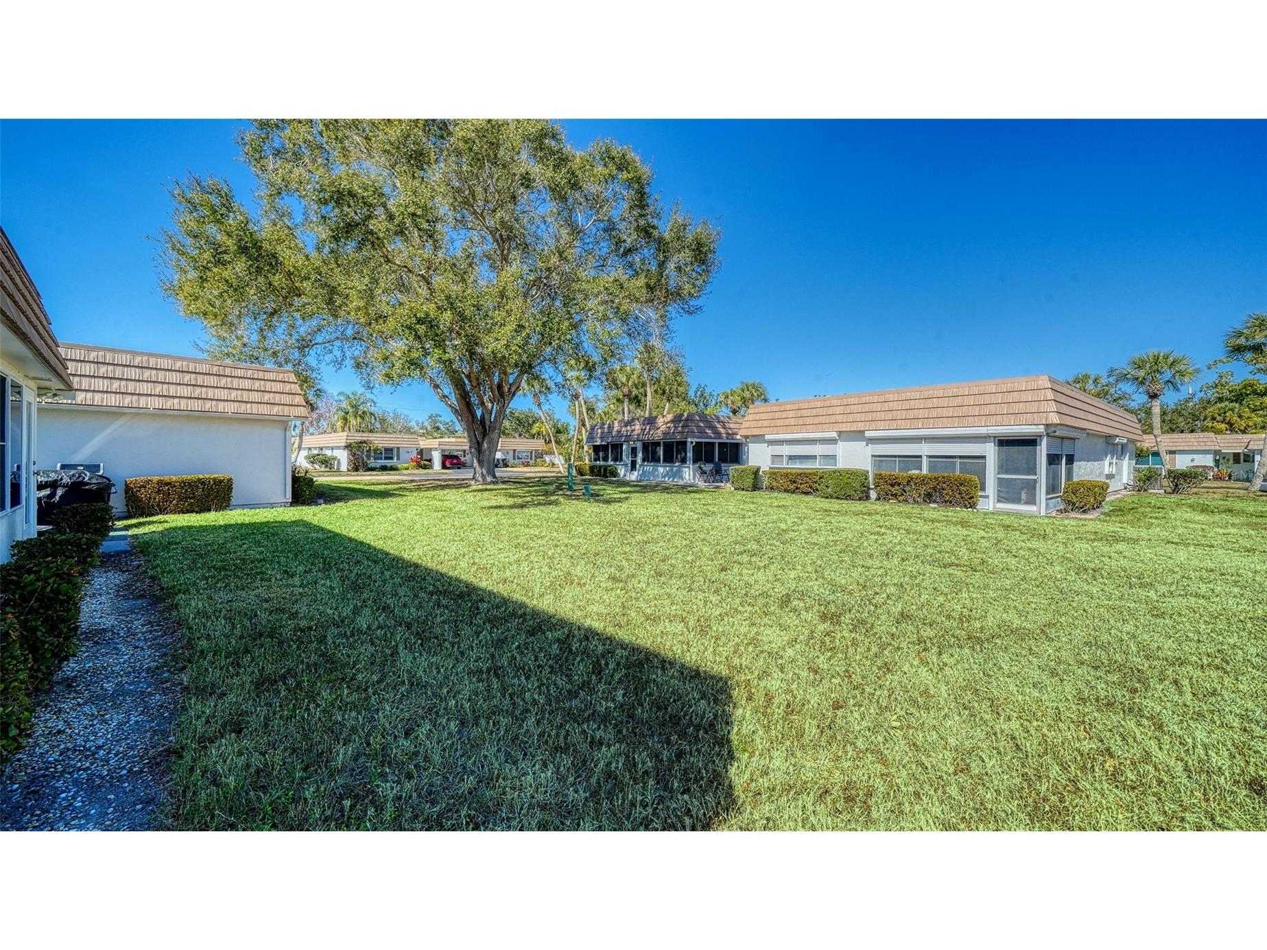 2721 Riverbluff Place #V-50 Sarasota FL 34231 A4683022 image27