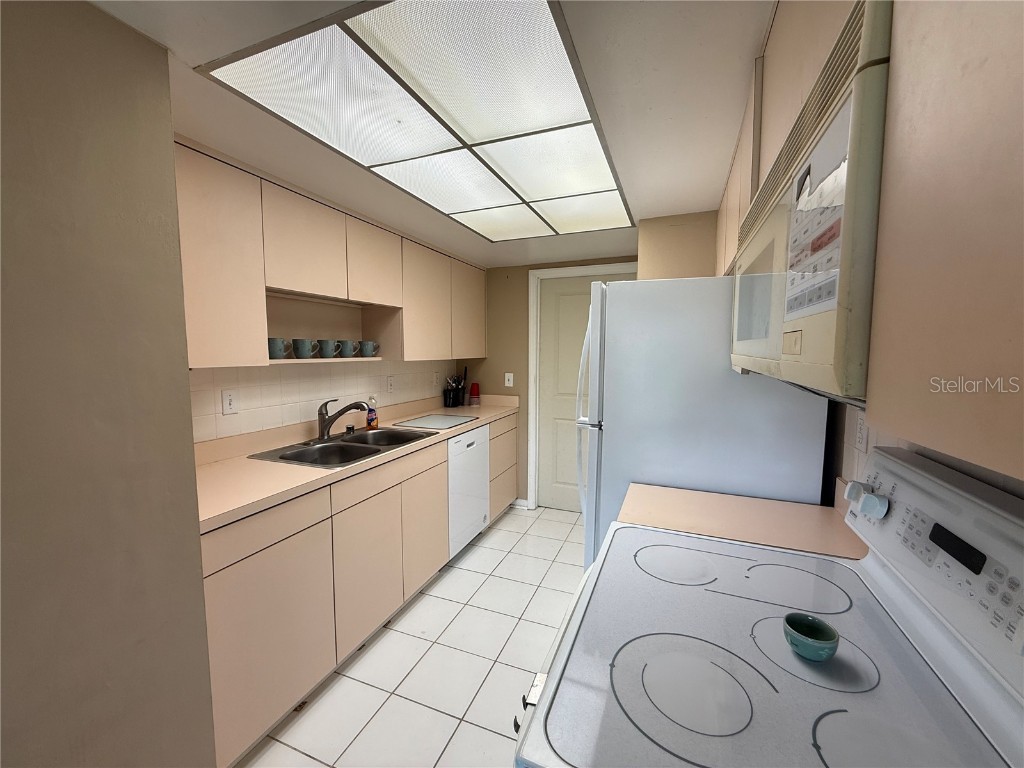 2722 Sherbrooke Lane #D Palm Harbor FL 34684 TB8404316 image19