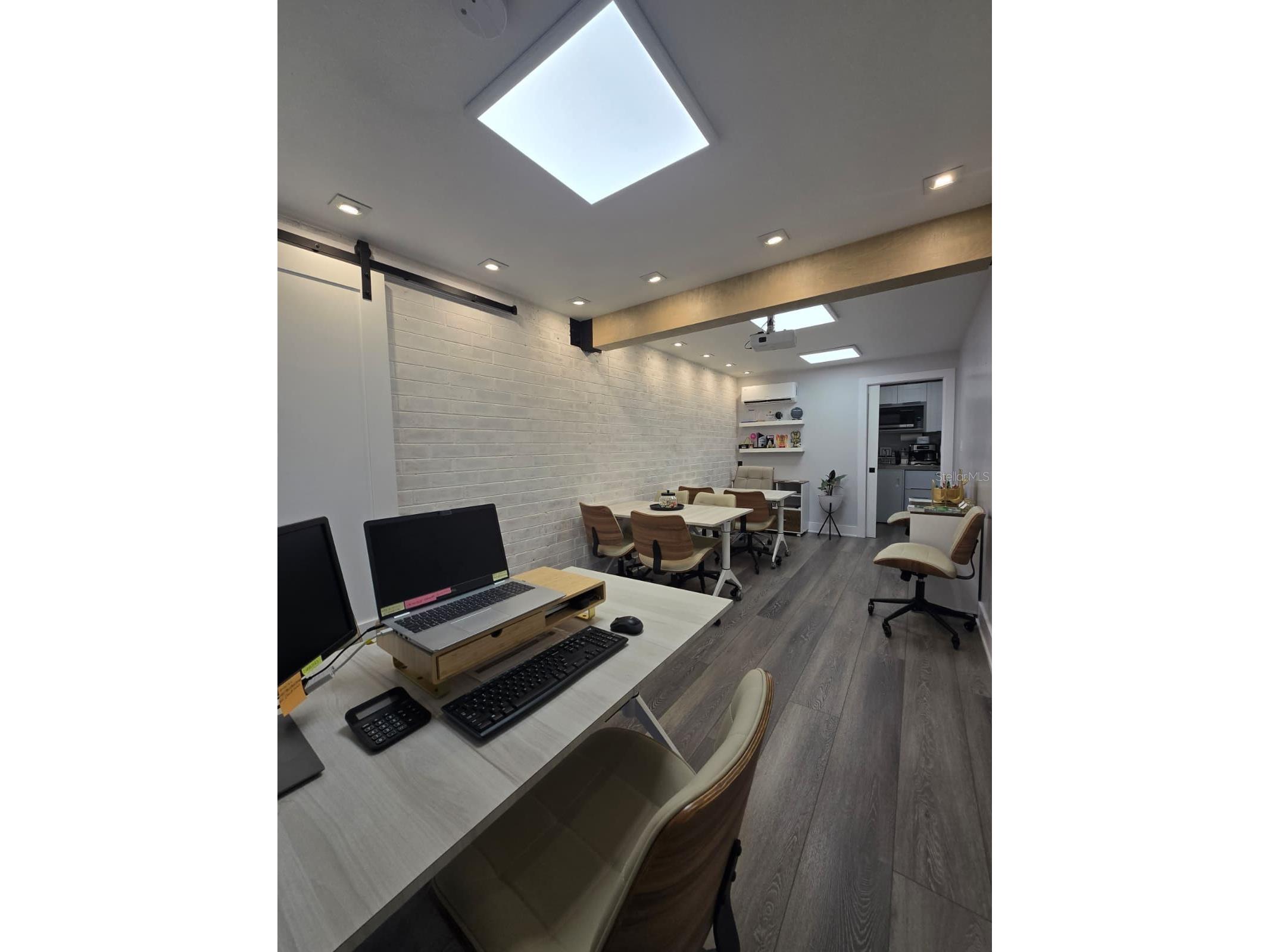2722 W Tampa Bay Boulevard Tampa FL 33607 TB8473766 image10