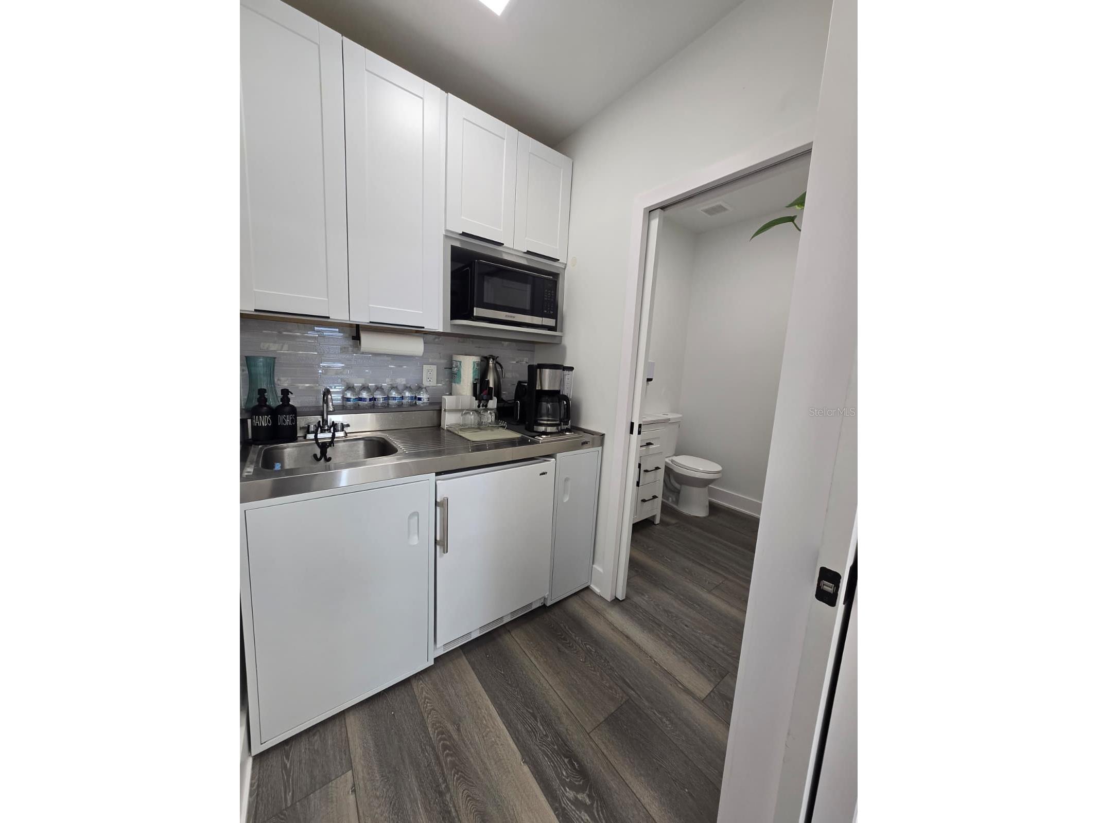 2722 W Tampa Bay Boulevard Tampa FL 33607 TB8473766 image7