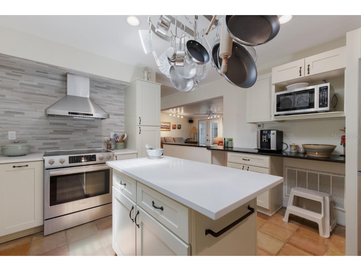 2723 59th Street Sarasota FL 34243 A4672455 image25