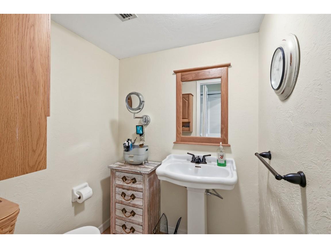 2723 59th Street Sarasota FL 34243 A4672455 image35