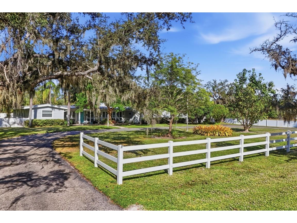 2723 59th Street Sarasota FL 34243 A4672455 image4