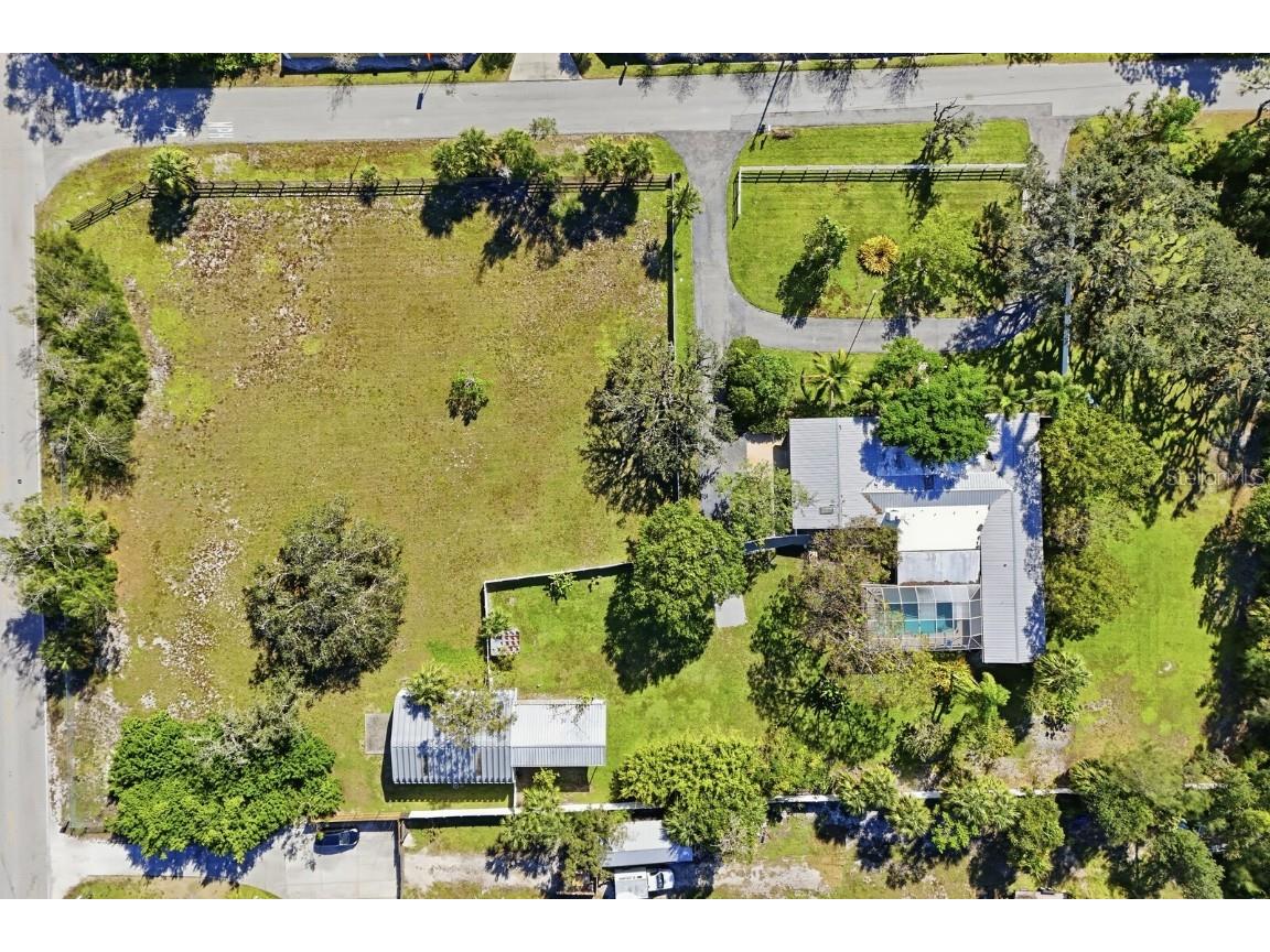 2723 59th Street Sarasota FL 34243 A4672455 image7