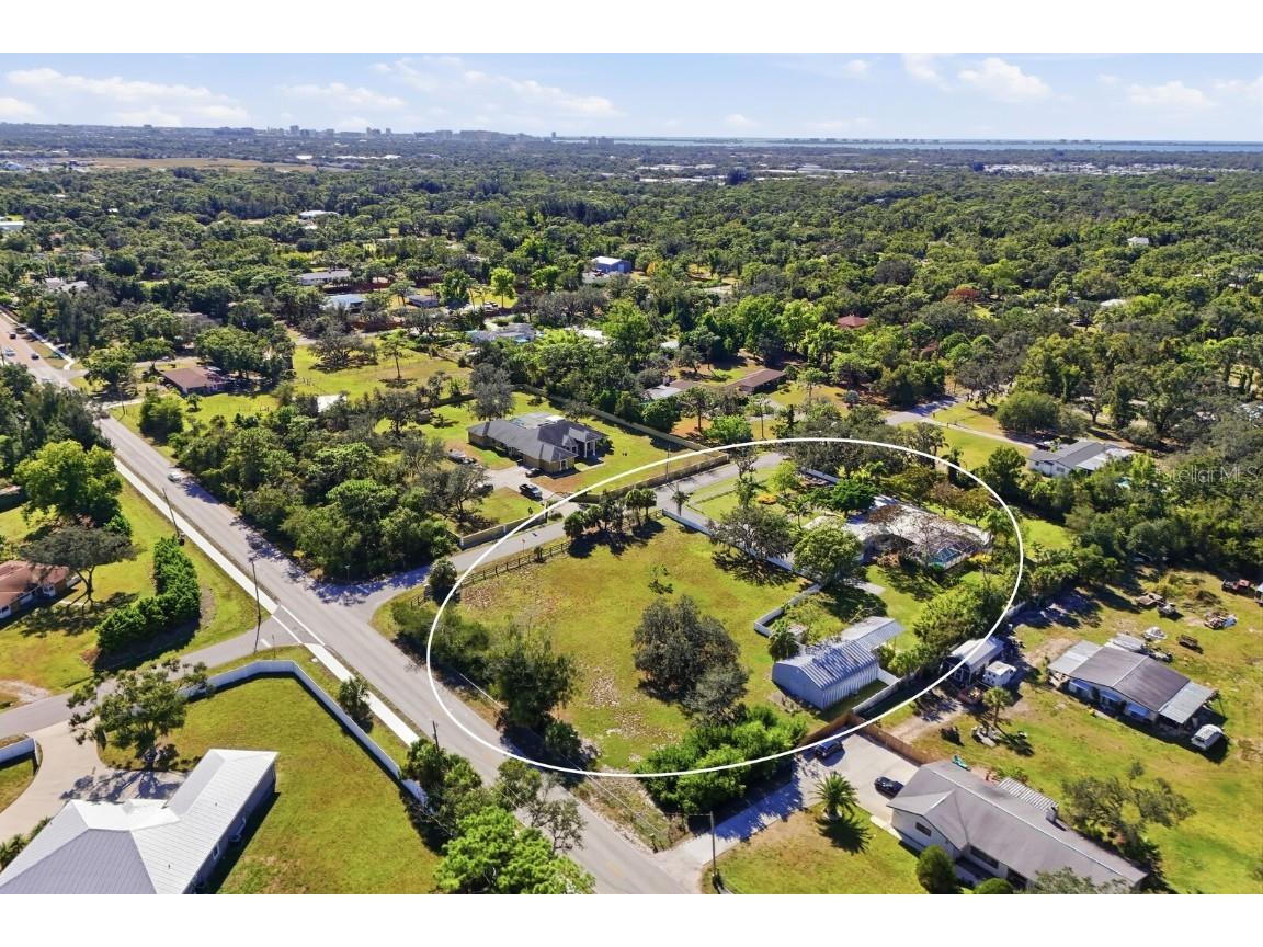 2723 59th Street Sarasota FL 34243 A4672455 image75