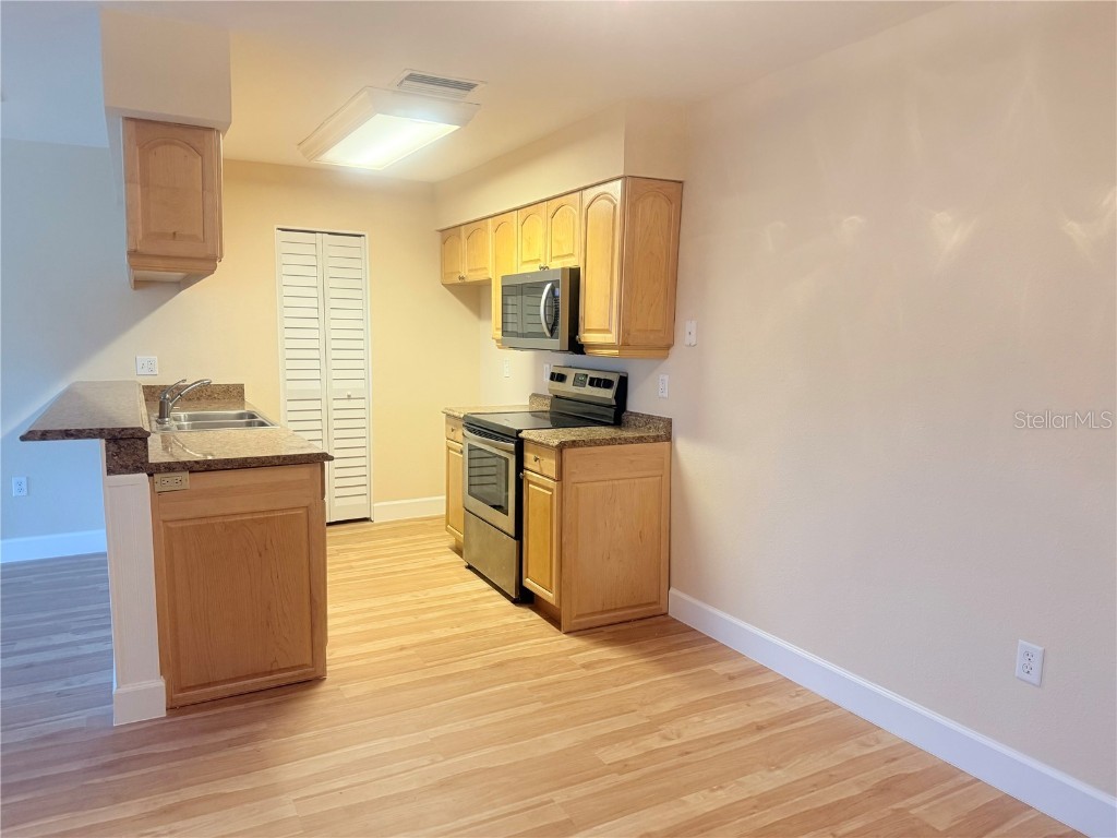 2723 72nd St Ct W #2011 Bradenton FL 34209 A4669594 image5