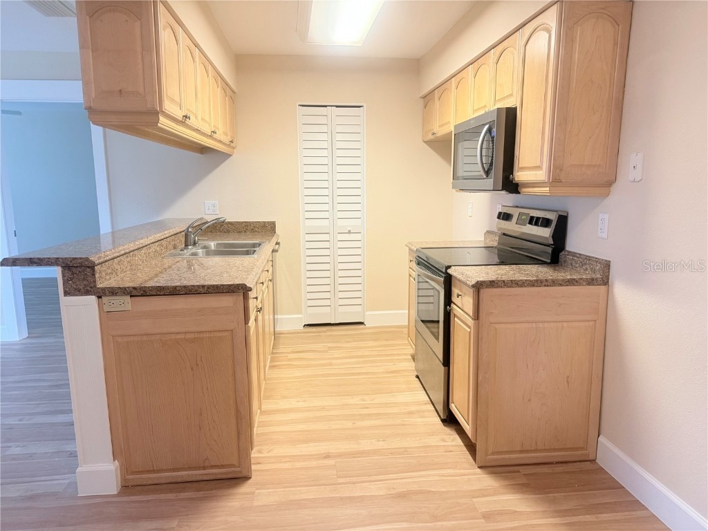 2723 72nd St Ct W #2011 Bradenton FL 34209 A4669594 image6